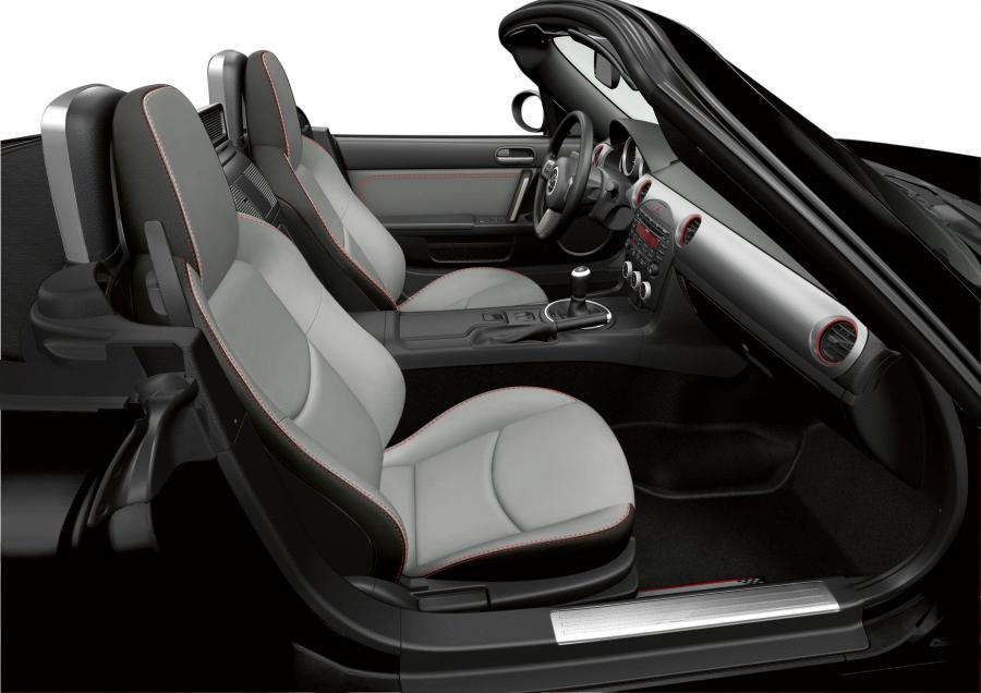  Mazda MX-5 Miata Senshu Roadster Coupe 2012 года  (фото 4 из 15)